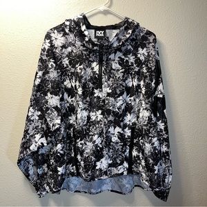Ivy park windbreaker size large 
In excellent condition